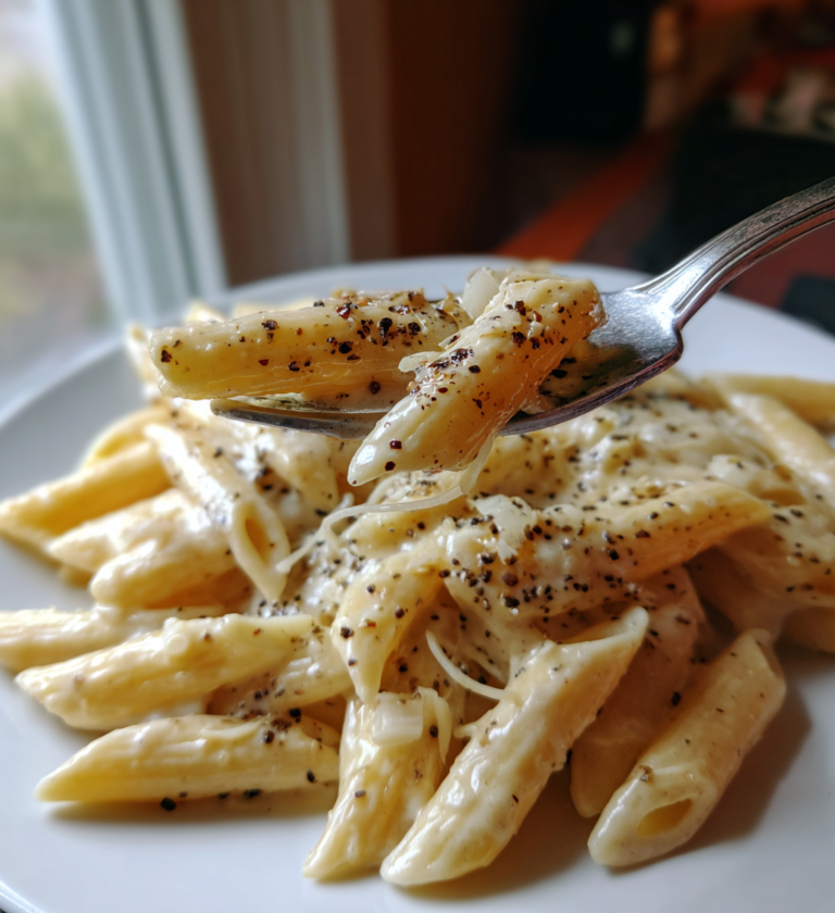 Creamy Garlic Penne Pasta: Divine 15 Minute Bliss