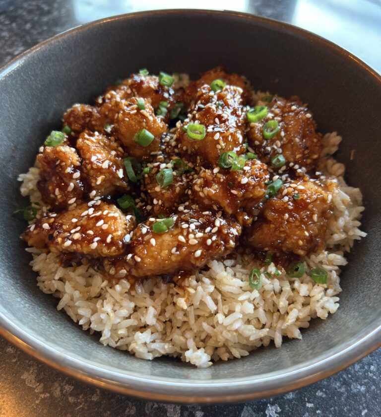 Easy Bang Bang Chicken Bowl – Quick, Creamy & Crunchy